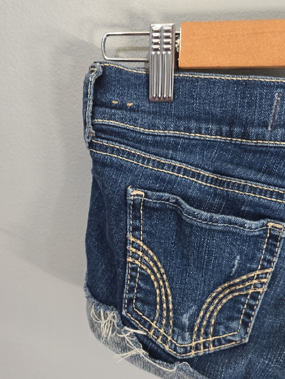 Hollister jean shorts womens size 1 blue double button frayed-hem raw cut Summer - Picture 6 of 10